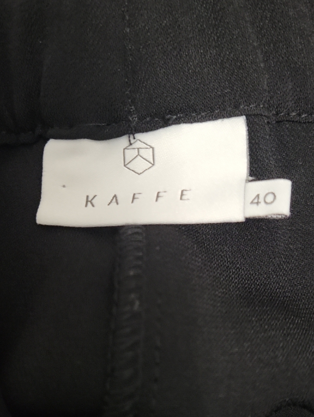 Kaffe Size 8-10 Pull On Kaella City Shorts In Black - Picture 5 of 6